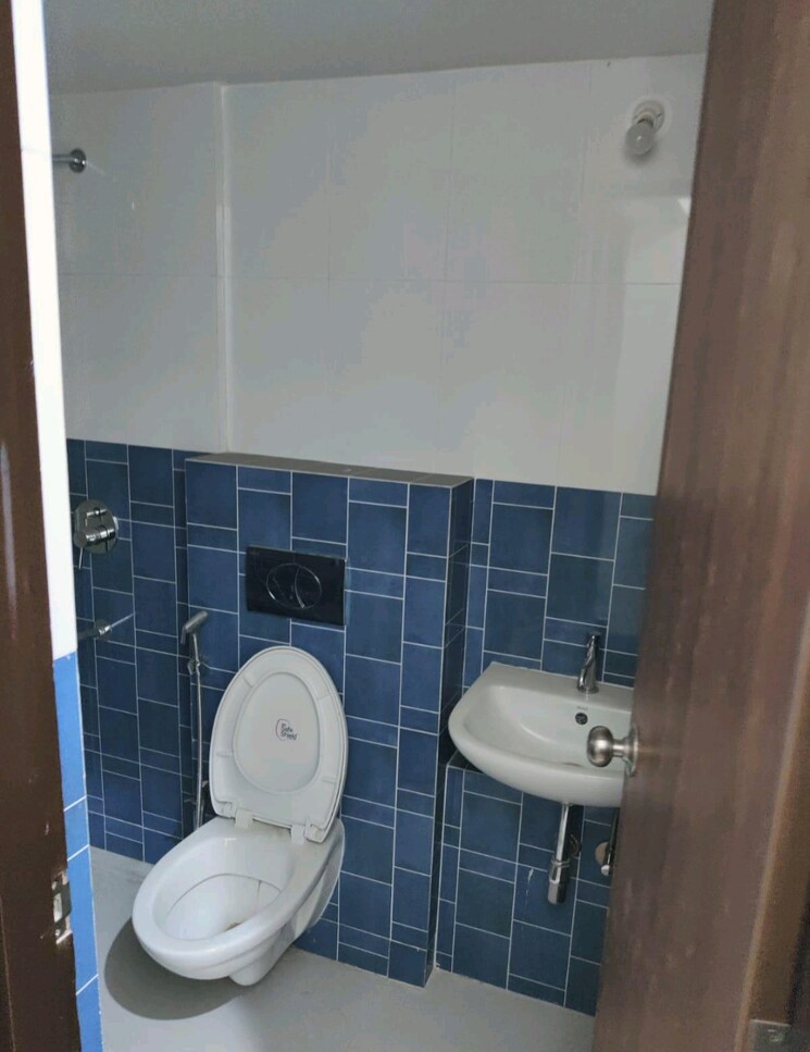 Bathroom, lodha-amara 2 Bedroom 640 Sq.Ft. Apartment In Kolshet Road Thane 9662491