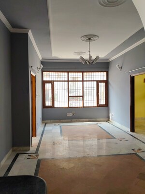 Room in 3 BHK Apartment at Sector 5 – for Rent