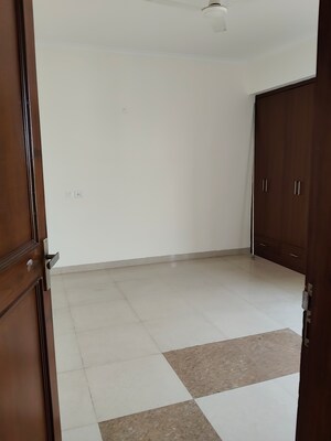 Room in 3 BHK Apartment at Sector 5 – for Rent