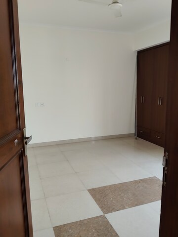 Room in 3 BHK Apartment at Sector 5 – for Rent