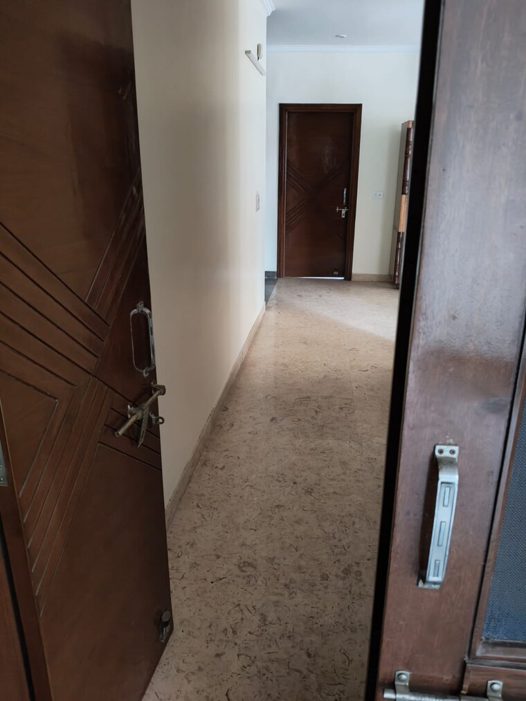 undefined, sector 8 3 Bedroom 250 Sq.Yd. Independent House In Sector 8 Panchkula 9662499