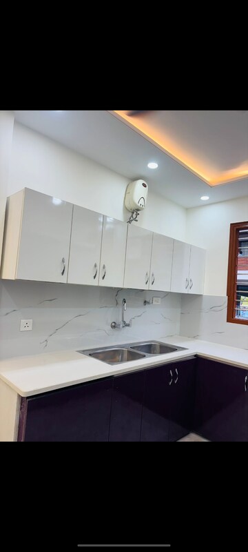 Furnished Amenities in 3 BHK Builder Floor at RWA Residential Society Sector 46, Sector 46 – for Rent