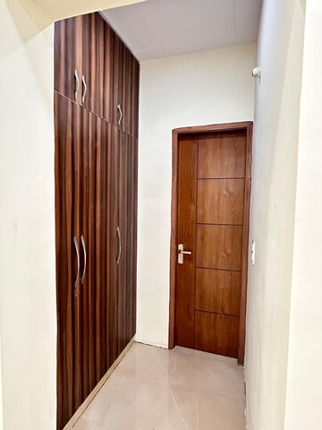 Room in 3 BHK Builder Floor at Sector 85 – for Rent