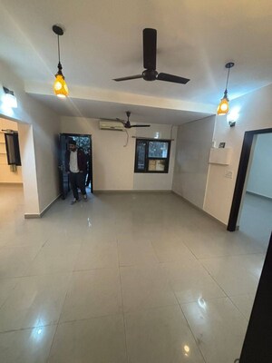 Room in 3 BHK Apartment at Saket – for Rent