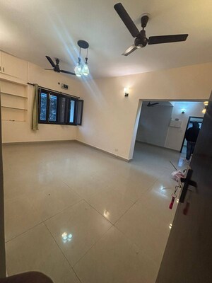 Room in 3 BHK Apartment at Saket – for Rent