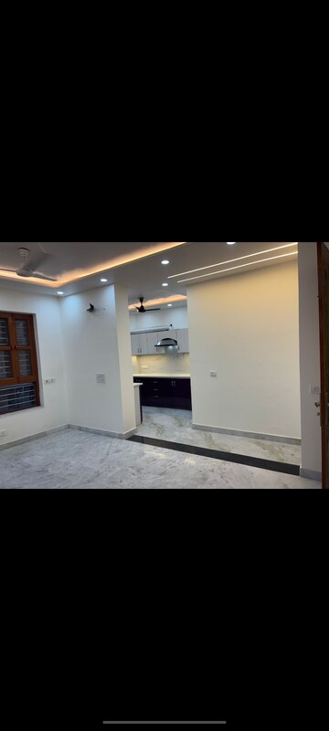 Room in 3 BHK Builder Floor at RWA Residential Society Sector 46, Sector 46 – for Rent