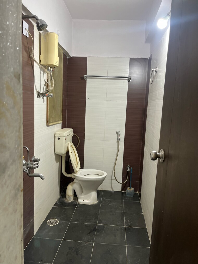 Bathroom, neelsidhi-neelkanth-valley 3 Bedroom 1000 Sq.Ft. Apartment In Dhokali Thane 9662534