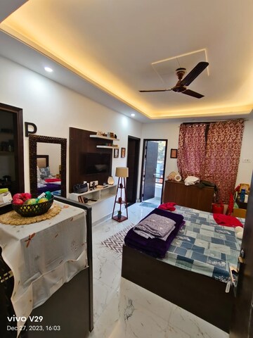Bedroom in Studio Builder Floor at Vipul Square, Sushant Lok I – for Rent