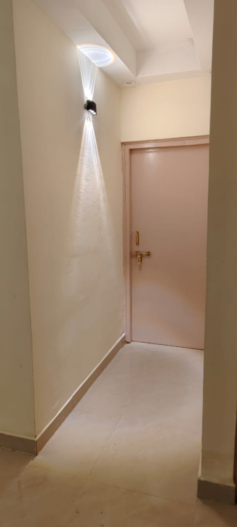 Bathroom, upavp-ganga-yamuna-and-hindon-enclave 2.5 Bedroom 1250 Sq.Ft. Apartment In Pratap Vihar Ghaziabad 9662541