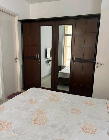 Room in 1 BHK Apartment at Hiranandani Estate Rodas Enclave, Ghodbunder Road – for Rent