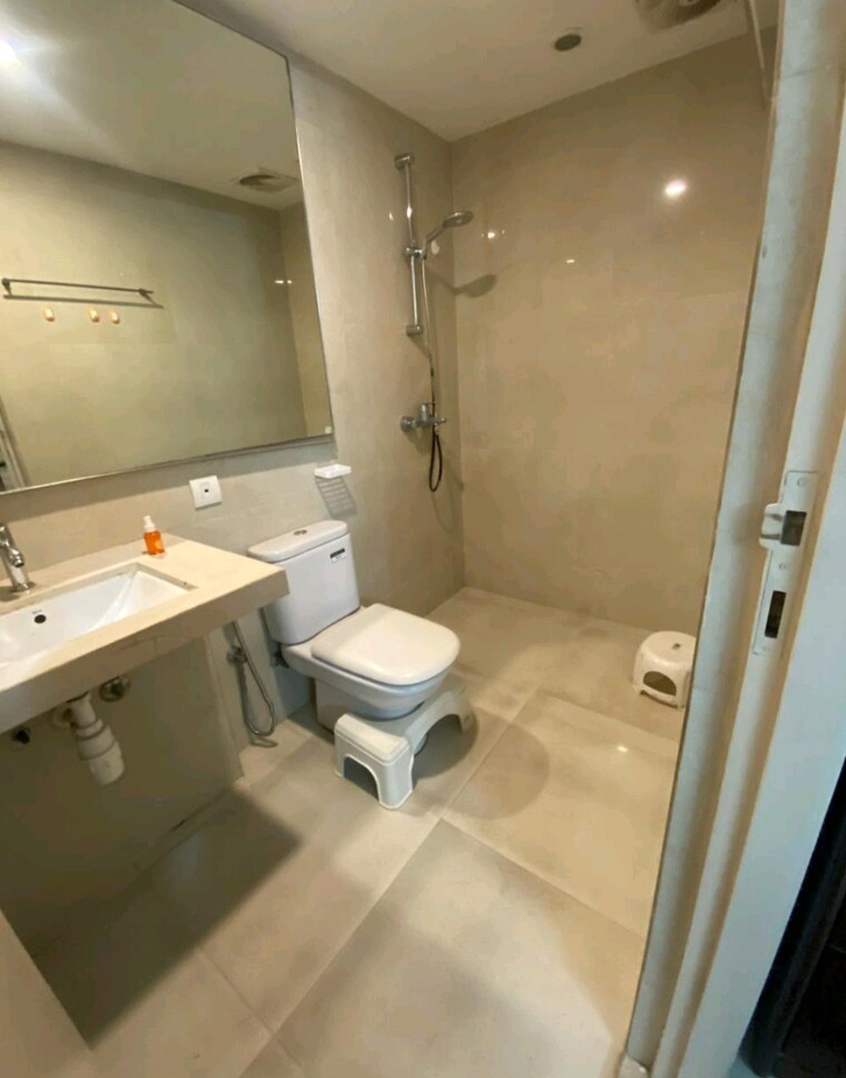 Bathroom, hiranandani-estate-rodas-enclave 1 Bedroom 650 Sq.Ft. Apartment In Ghodbunder Road Thane 9662607