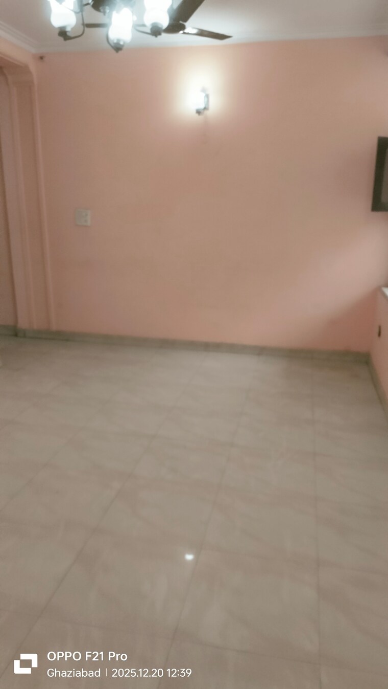 Room, vasundhara sector 6 2 Bedroom 1250 Sq.Ft. Apartment In Vasundhara Sector 6 Ghaziabad 9662590