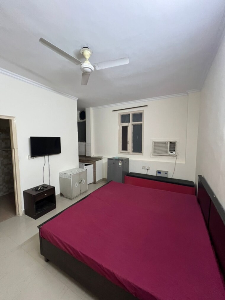 Bedroom, dlf-city-phase-iv 1 RK 400 Sq.Ft. Builder Floor In Dlf Phase iv Gurgaon 9662613