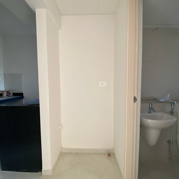 Bathroom, runwal-gardens-phase-3 1 Bedroom 467 Sq.Ft. Apartment In Kalyan Shilphata Road Thane 9662618