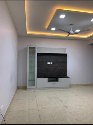 Room in 3 BHK Apartment at Prestige Falcon City, Konanakunte – for Rent