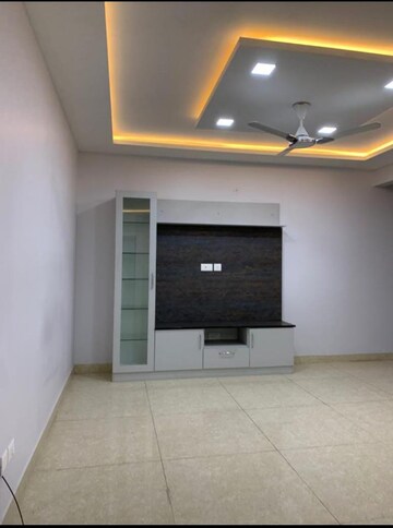 Room in 3 BHK Apartment at Prestige Falcon City, Konanakunte – for Rent