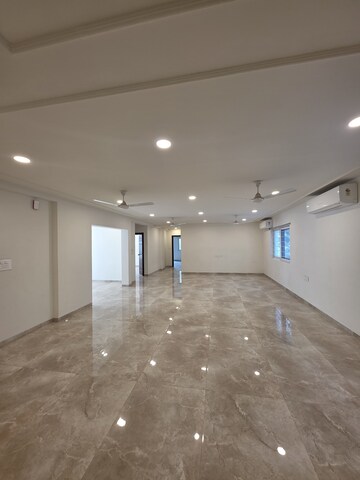 Room in 3 BHK Apartment at The Residence Banjara Hills, Banjara Hills – for Rent