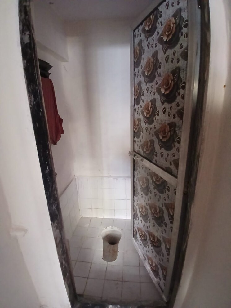 Bathroom, ekta-society 1 RK 225 Sq.Ft. Apartment In Goregaon East Mumbai 9662668