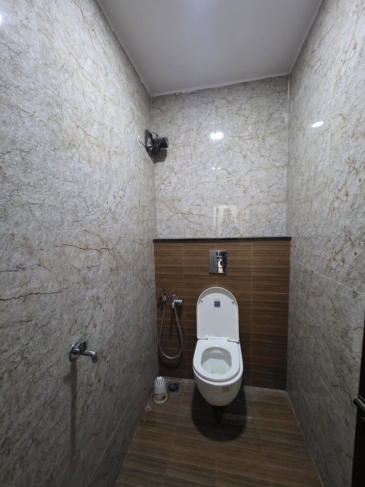 Bathroom, hill-view-banjara-hills 3 Bedroom 4000 Sq.Ft. Apartment In Banjara Hills Hyderabad 9662684