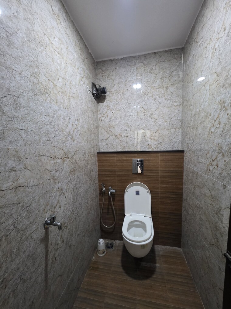 Bathroom, hill-view-banjara-hills 3 Bedroom 4000 Sq.Ft. Apartment In Banjara Hills Hyderabad 9662684