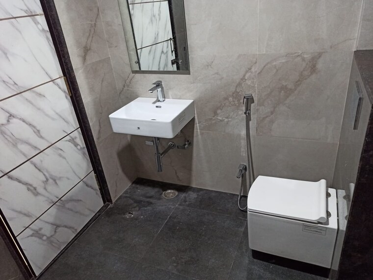 Bathroom, emaar-gomti-greens 3 Bedroom 1500 Sq.Ft. Independent House In Gomti Nagar Lucknow 9662703