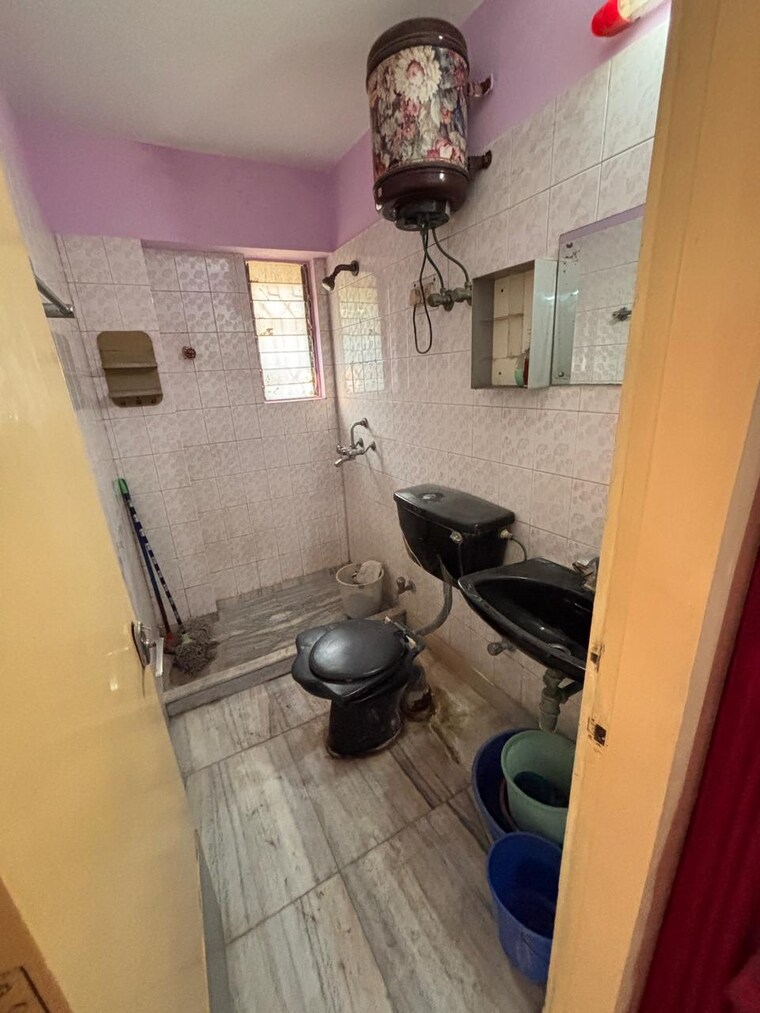 Bathroom, mangalam-park 3 Bedroom 1200 Sq.Ft. Apartment In Behala Kolkata 9662700