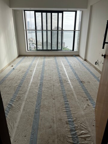 Bedroom in 3 BHK Apartment at Mahim – for Rent