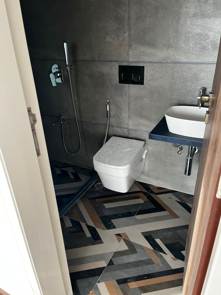 Bathroom, mahim 3 Bedroom 1000 Sq.Ft. Apartment In Mahim Mumbai 9662705