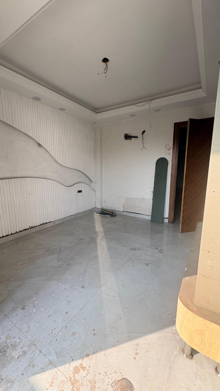 undefined, puri-aman-vilas 4 Bedroom 267 Sq.Yd. Builder Floor In Sector 89 Faridabad 9662757