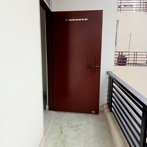 Furnished Amenities in 2 BHK Builder Floor at Adchini – for Rent