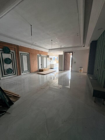 Room in 4 BHK Builder Floor at Puri Aman Vilas, Sector 89 – for Sale