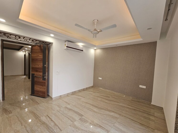 Room, sector 77 3.5 Bedroom 1864 Sq.Ft. Apartment In Sector 77 Gurgaon 9662782
