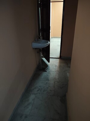 Master Bedroom in 2 BHK Independent House at Gomti Nagar – for Rent