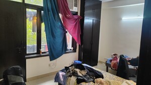 Living Room in 1.5 BHK Apartment at Adchini – for Rent