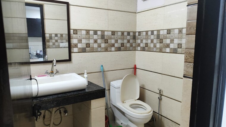 Bathroom, adchini 1.5 Bedroom 450 Sq.Ft. Apartment In Adchini Delhi 9662798
