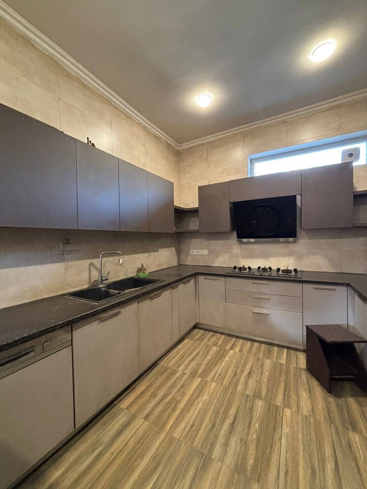 Kitchen, chattarpur 3 Bedroom 1500 Sq.Ft. Apartment In Chattarpur Delhi 9662837