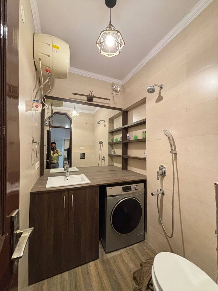 Bathroom, chattarpur 3 Bedroom 1500 Sq.Ft. Apartment In Chattarpur Delhi 9662837