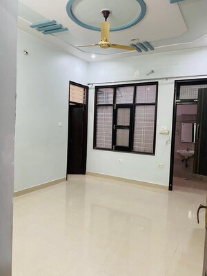 Room in 2 BHK Independent House at Vibhuti Khand – for Rent