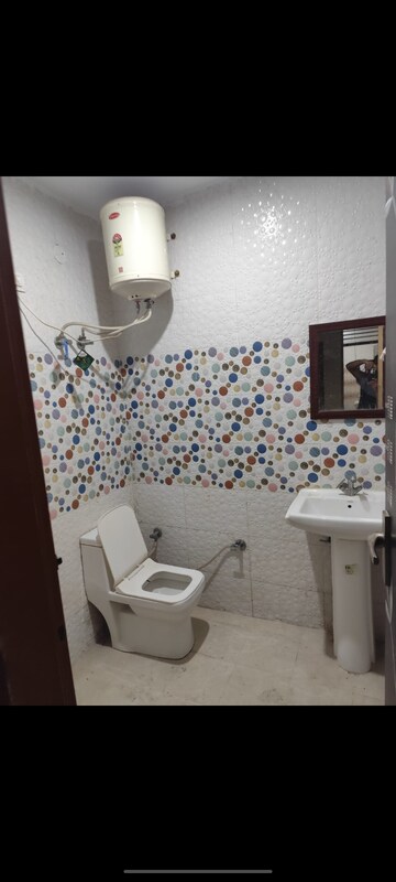 Bathroom in 3 BHK Builder Floor at Tulip Leaf, Sector 69 – for Rent