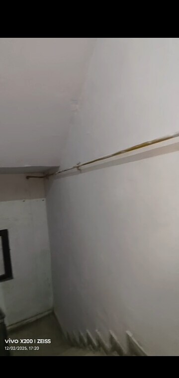 Furnished Amenities in 1 BHK Builder Floor at Mahavir Enclave – for Sale