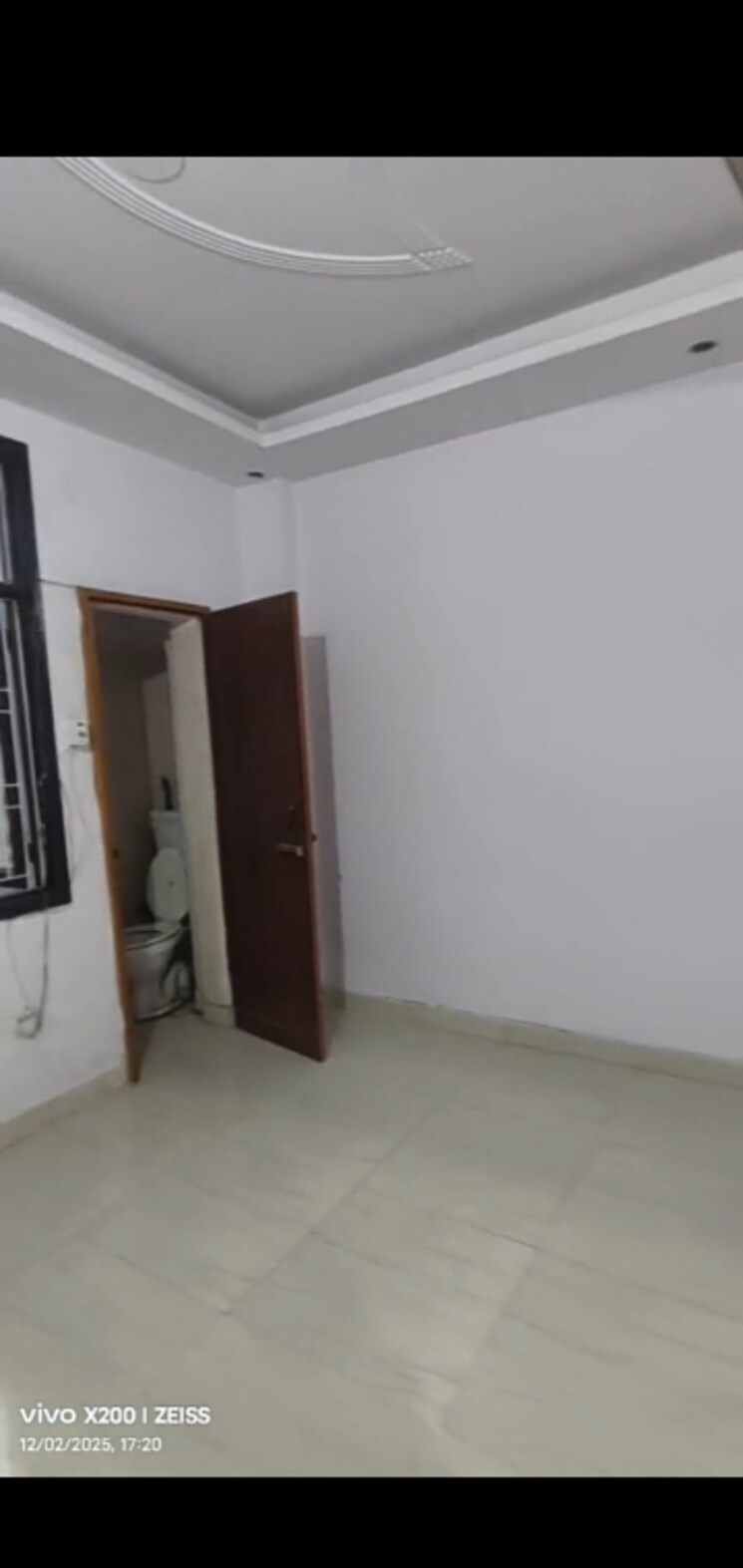 Room, mahavir enclave 1 Bedroom 405 Sq.Ft. Builder Floor In Mahavir Enclave Delhi 9662865