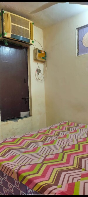 Furnished Amenities in 2 BHK Builder Floor at DLF Pink Town House, Dlf City Phase 3 – for Rent