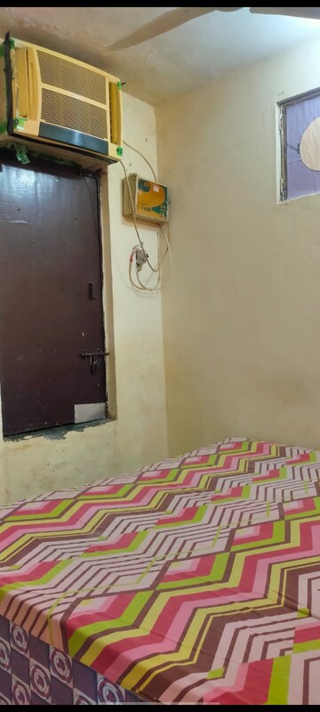 Furnished Amenities in 2 BHK Builder Floor at DLF Pink Town House, Dlf City Phase 3 – for Rent