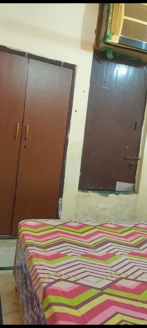 Furnished Amenities in 2 BHK Builder Floor at DLF Pink Town House, Dlf City Phase 3 – for Rent