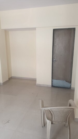 Room in 2 BHK Apartment at Lodha Paradise, Majiwada – for Rent