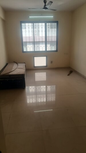 Room in 2 BHK Apartment at Lodha Paradise, Majiwada – for Rent