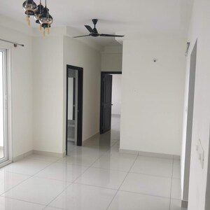 Room in 3 BHK Apartment at Prestige Lakeside Habitat, Varthur – for Rent