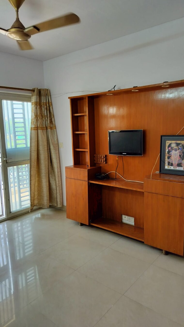 Kitchen, puri-vip-floors 3 Bedroom 2700 Sq.Ft. Apartment In Sector 81 Faridabad 9662923