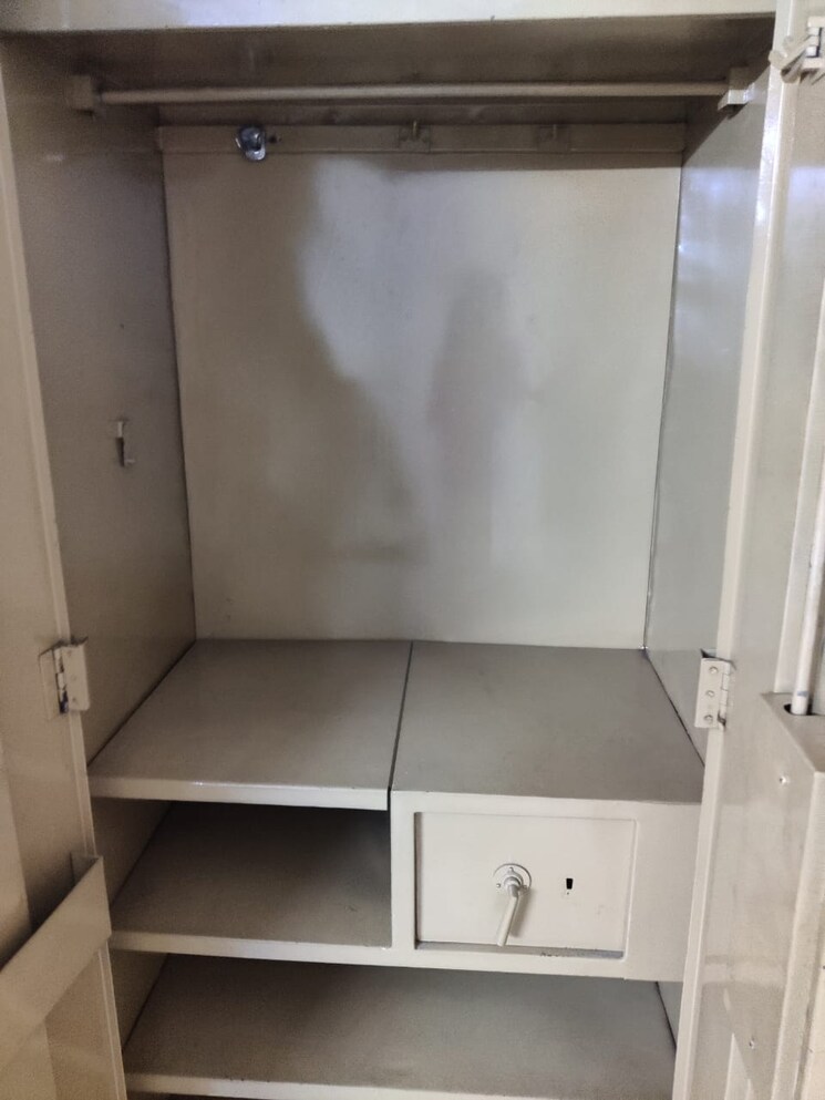 Bathroom, mvl-ipark 2 Bedroom 100 Sq.Yd. Builder Floor In Sector 15 Gurgaon 9662896