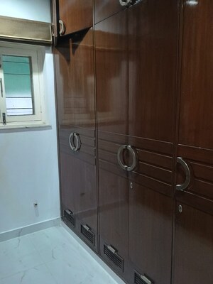 Bathroom in 3 BHK Villa at Unitech Nirvana Country Cedar Crest, Sector 50 – for Rent